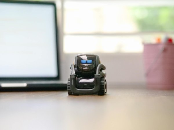 Quels sont les avantages de l'utilisation des conteneurs pour le développement d'applications serverless?